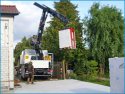 Wir liefern und entladen die Gasbetonsteine Wir liefern und entladen die Gasbetonsteine